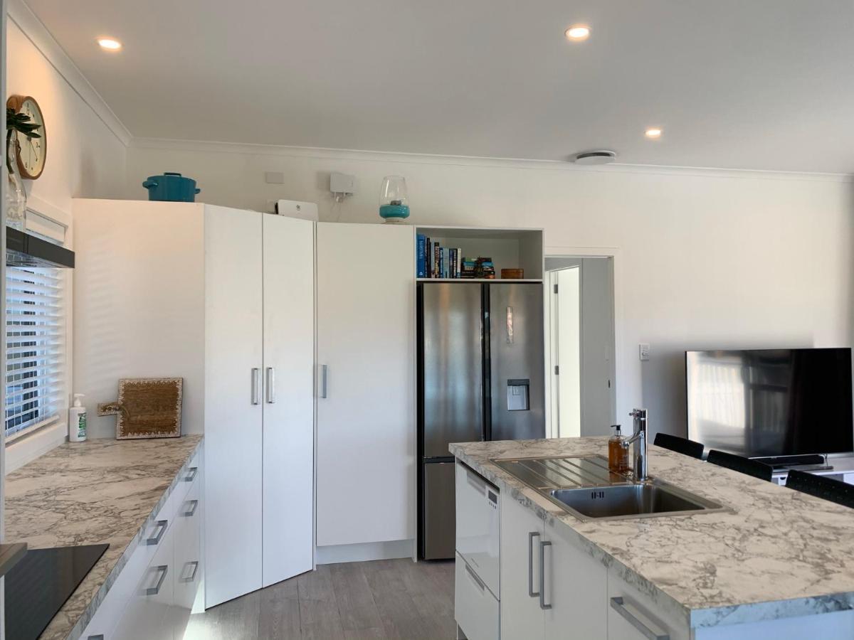 Coromandel Town Harbourside Cottage Luxury Accommodation Екстериор снимка