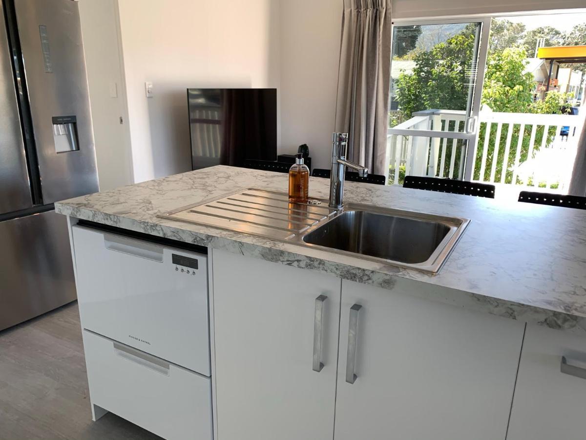 Coromandel Town Harbourside Cottage Luxury Accommodation Екстериор снимка