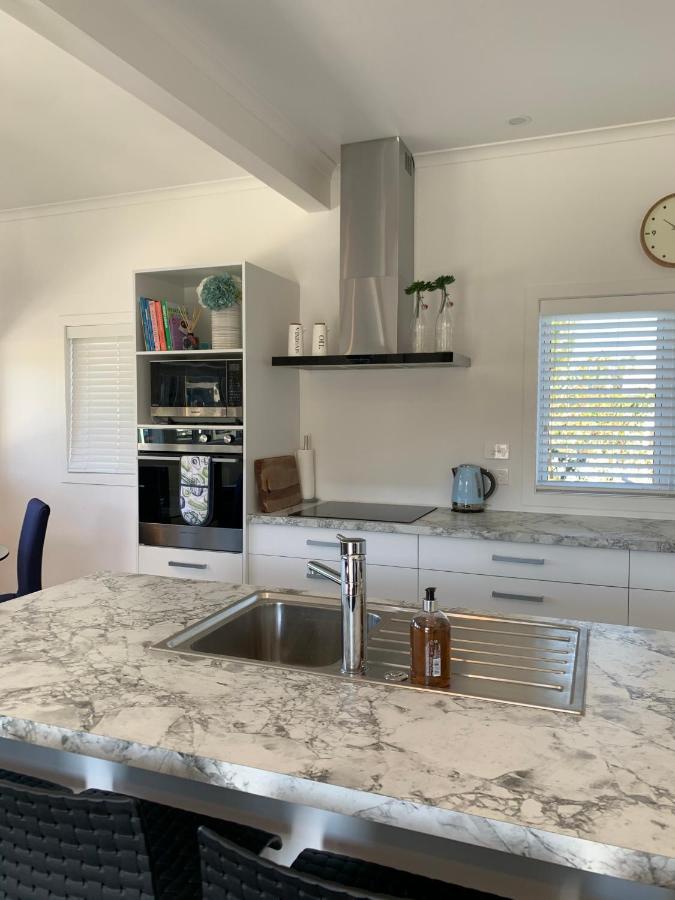 Coromandel Town Harbourside Cottage Luxury Accommodation Екстериор снимка