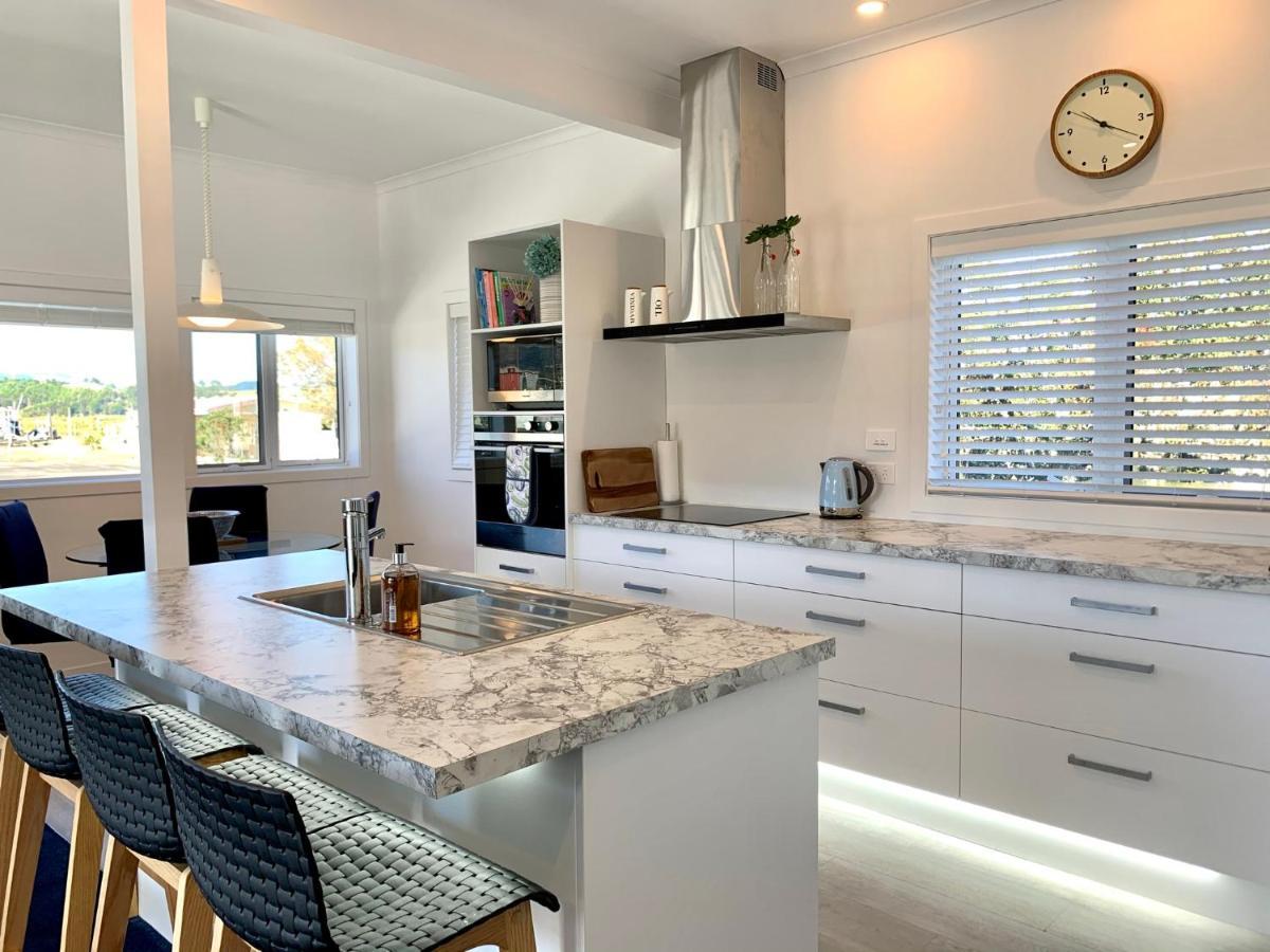 Coromandel Town Harbourside Cottage Luxury Accommodation Екстериор снимка